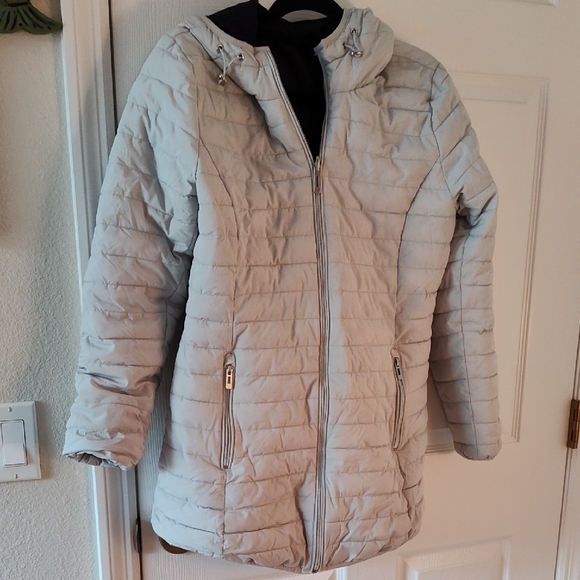Unknown Jackets & Blazers - Women's Light Gray Quilted Puffer Jacket